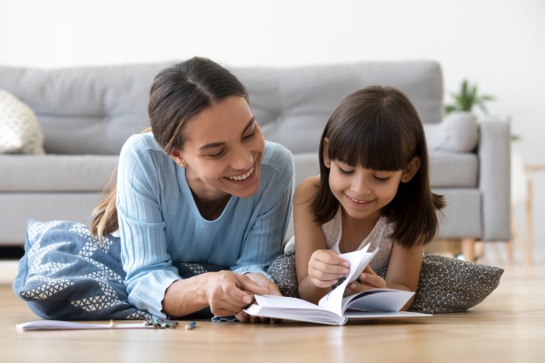 ¿Quieres que tu hijo sienta pasión por la lectura? Te damos las claves para lograrlo.